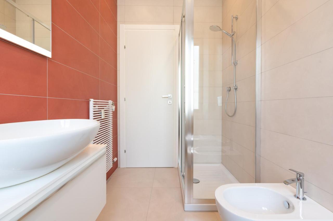 Apartment 15 Minutes From The Centre Free Wi-fi & A/c Rom