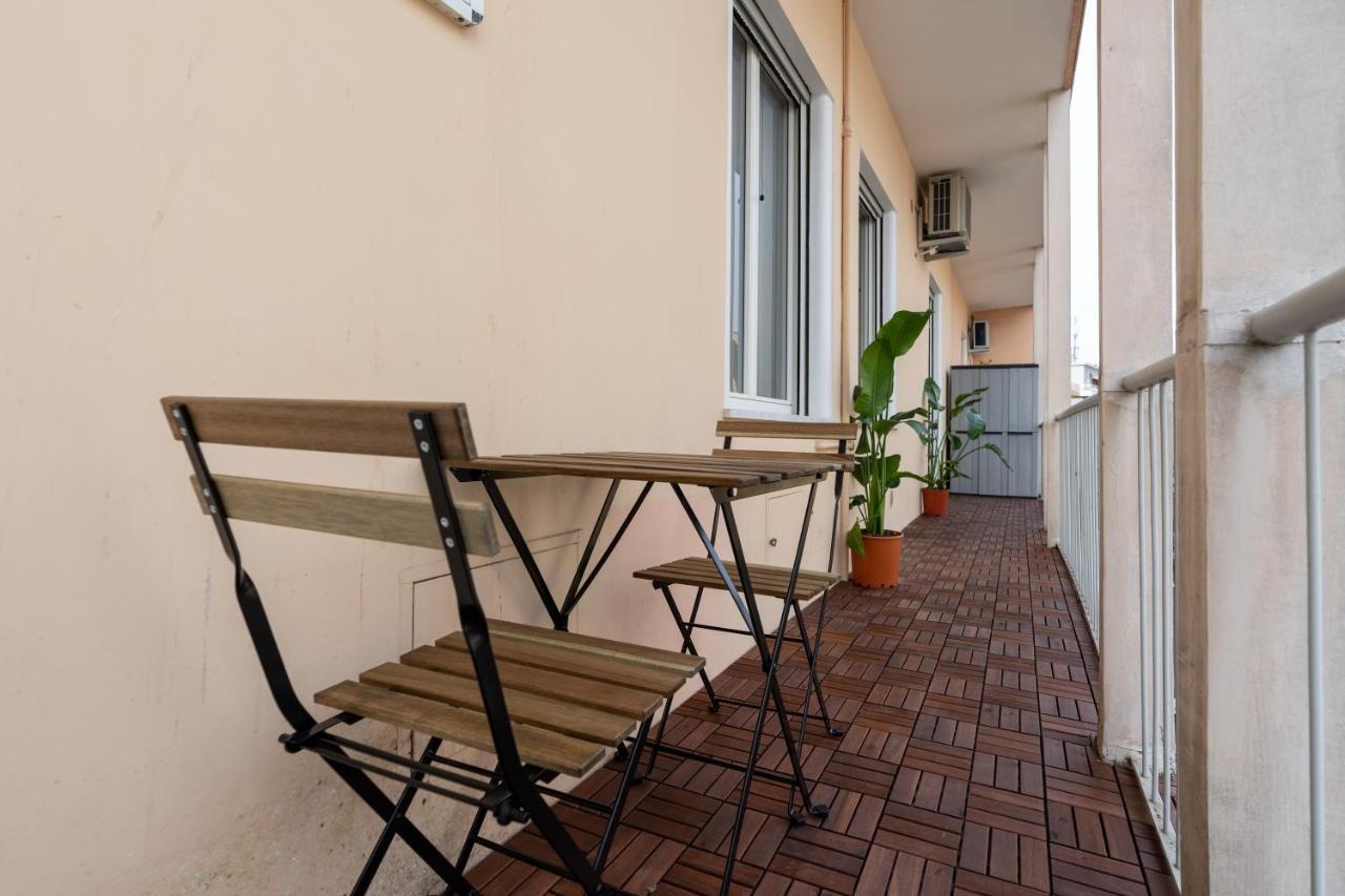 15 Minutes From The Centre Free Wi-fi & A/c Apartment